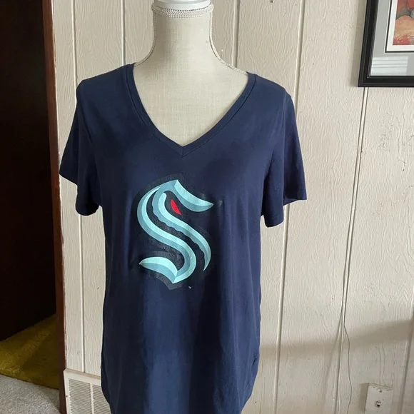 Seattle Kraken Fanatics Women's Primary Logo Team V-Neck T-Shirt - Deep Sea Blue - Picture 1 of 6